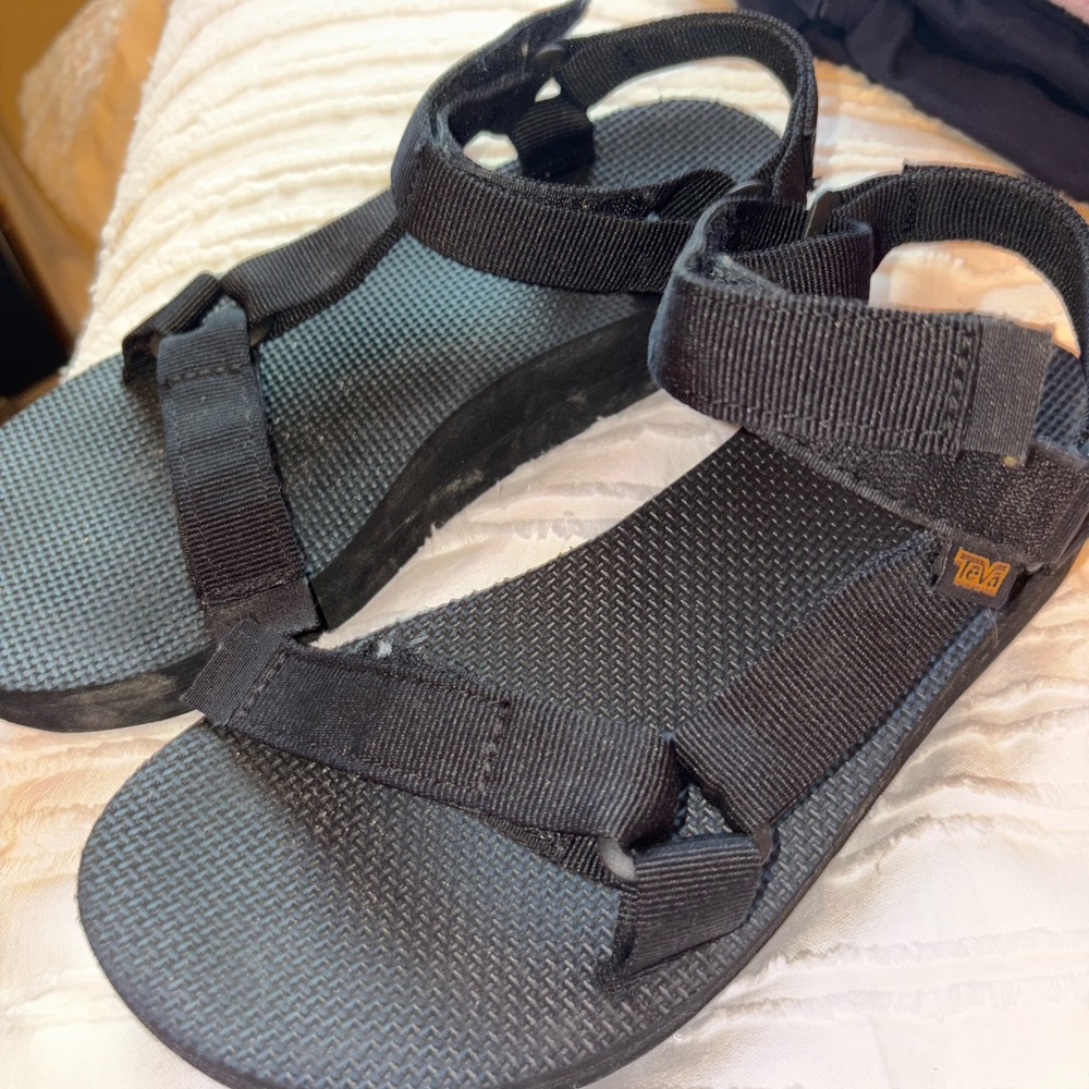 Women’s Teva Original Universal sandals in black - Picture 2 of 3